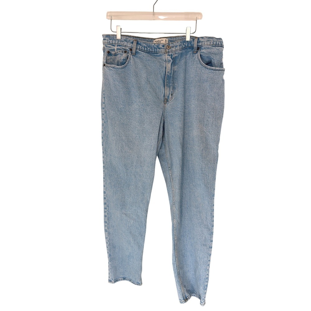 Abercrombie & Fitch Light Wash The 90s Straight Ultra High Rise Jeans Size 18L